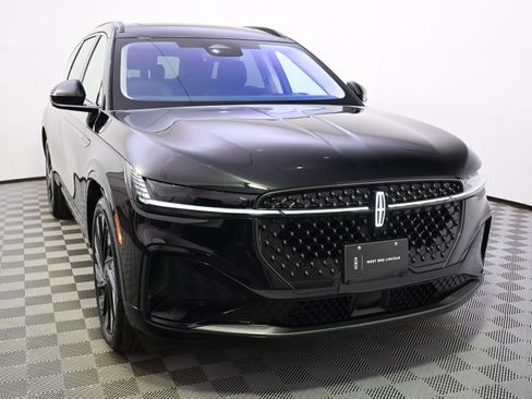 New 2026 Lincoln Nautilus Reserve w/ Jet Appearance Package image 9