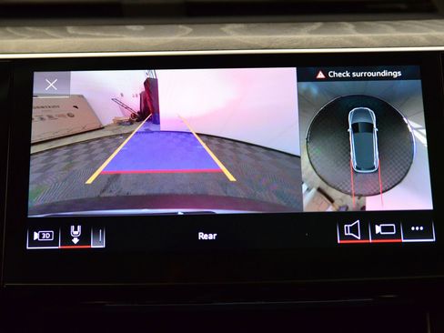 Used 2021 Audi e-tron Premium Plus w/ Premium Plus Package image 31