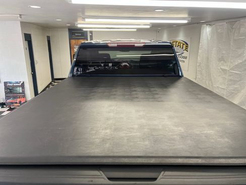 Used 2021 Chevrolet Silverado 2500 Custom w/ Custom Value Package AWD/4WD image 8