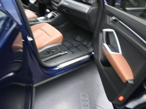 Used 2023 Audi Q3 2.0T Premium Plus w/ Premium Plus Package image 17