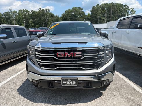 Used 2024 GMC Sierra 1500 SLT w/ SLT Premium Package AWD/4WD image 2