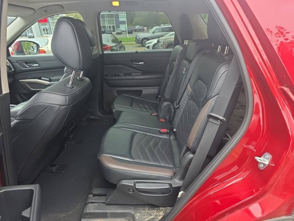 Certified 2023 Nissan Pathfinder Platinum w/ Cargo Package AWD/4WD image 12