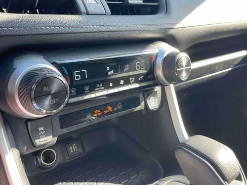Certified 2025 Toyota RAV4 XLE AWD/4WD image 32