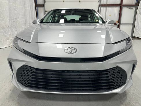Used 2025 Toyota Camry LE image 2