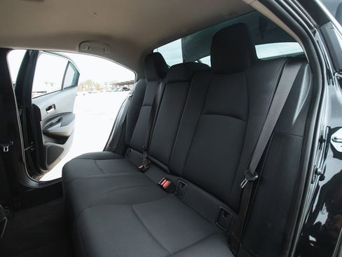 Used 2021 Toyota Corolla LE w/ Carpet Mat Package (TMS) image 18