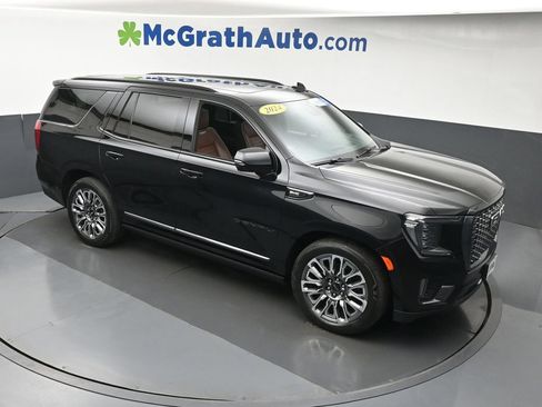 Used 2024 GMC Yukon Denali Ultimate AWD/4WD image 3