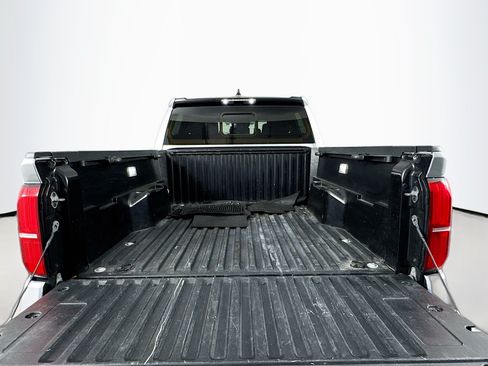 Certified 2024 Toyota Tacoma SR5 AWD/4WD image 24