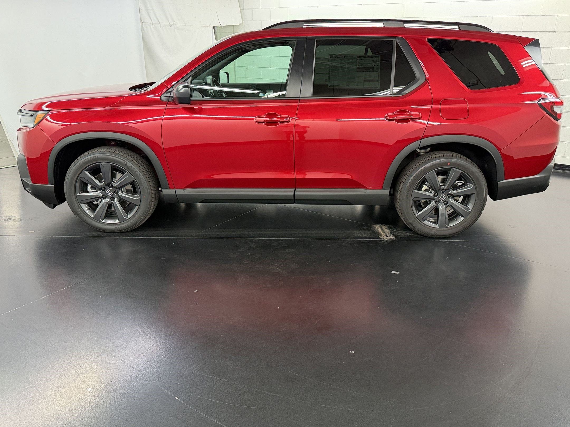 New 2026 Honda Pilot Sport image 2
