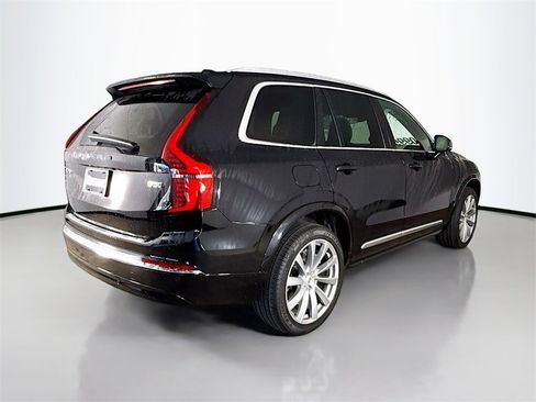 Certified 2025 Volvo XC90 B5 Core w/ Protection Package Premier image 7