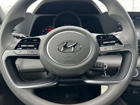 Used 2021 Hyundai Elantra SE image 21