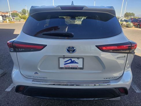 Used 2023 Toyota Highlander Limited image 4