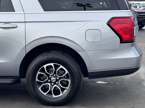 Used 2024 Ford Expedition Max XLT image 44