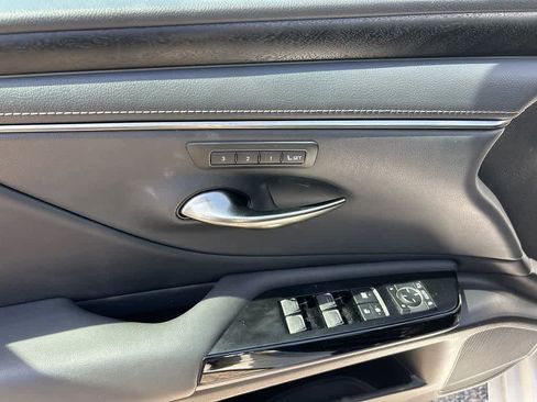 Used 2023 Lexus ES 350 w/ Premium Package FWD image 15