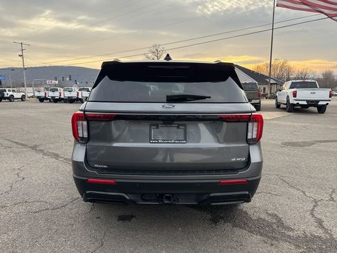 Used 2025 Ford Explorer ST-Line image 6