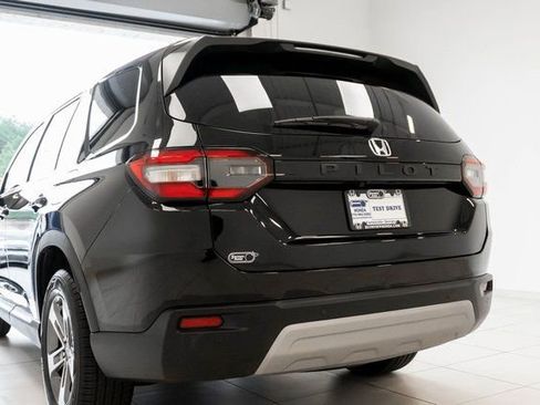 Certified 2025 Honda Pilot EX-L image 10