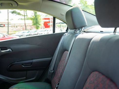 Used 2018 Chevrolet Sonic LT w/ Convenience Package FWD image 26