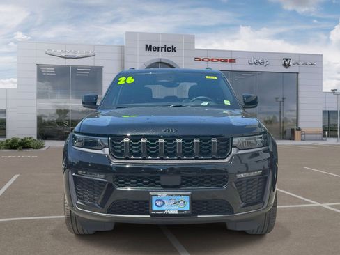 Used 2026 Jeep Grand Cherokee Limited w/ Limited Altitude Package AWD/4WD image 3