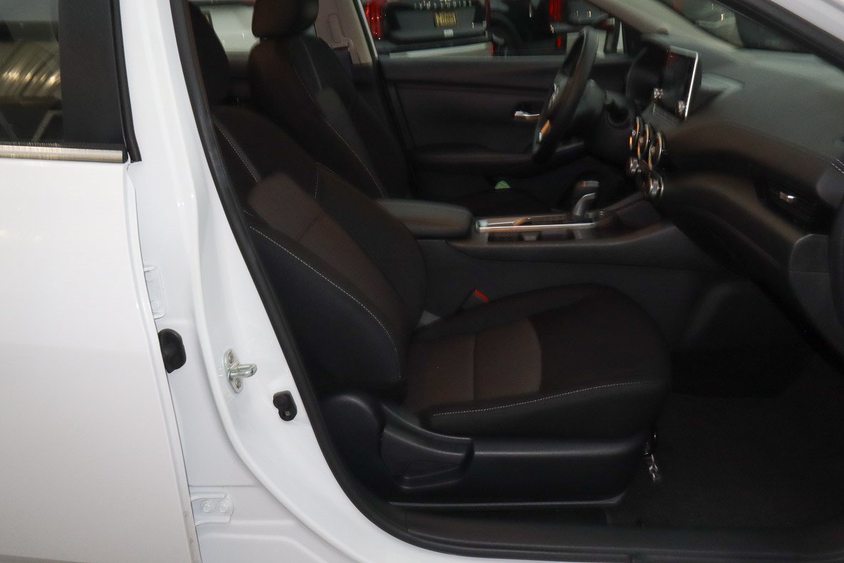 Used 2025 Nissan Sentra SV FWD image 21