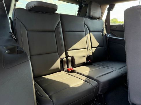 Used 2021 Chevrolet Tahoe High Country w/ Premium Package RWD image 22