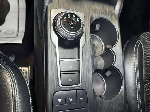 Used 2021 Ford Escape Titanium image 14