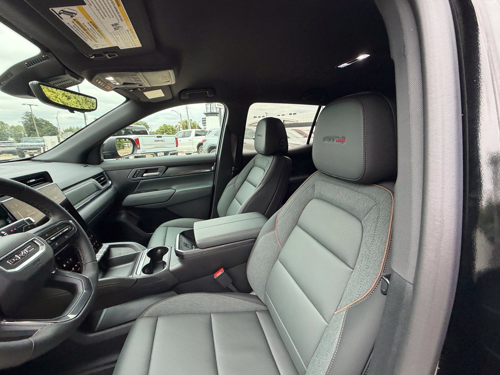 New 2027 GMC Terrain AT4 w/ Convenience Package III AWD/4WD image 4