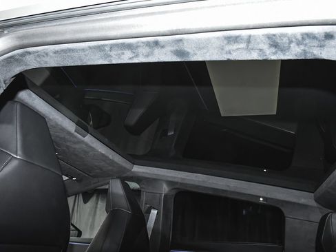 Used 2025 Tesla Cybertruck AWD Crew Cab image 51