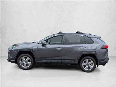 Used 2021 Toyota RAV4 XLE Premium AWD/4WD image 8