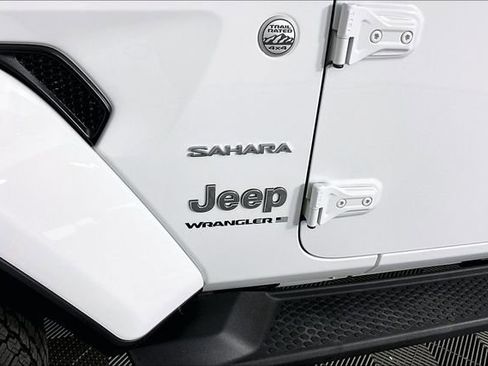 Used 2023 Jeep Wrangler Sahara image 23