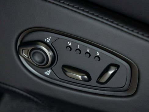 New 2026 Aston Martin DBX 707 image 21