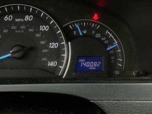 Used 2015 Toyota Camry LE FWD image 32
