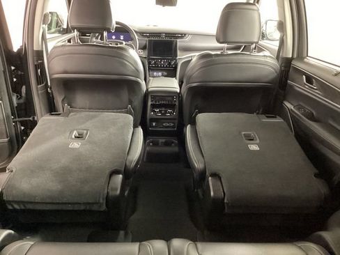 Used 2022 Jeep Grand Cherokee L Limited w/ Luxury Tech Group II AWD/4WD image 29