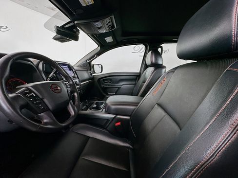 Used 2024 Nissan Titan PRO-4X w/ Pro-4x Convenience Package image 19