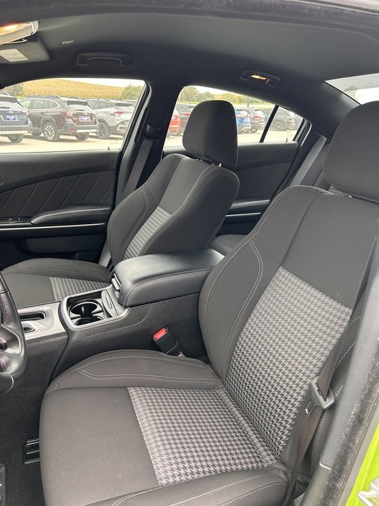 Used 2023 Dodge Charger SXT AWD/4WD image 9
