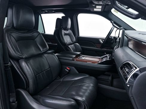 Used 2022 Lincoln Navigator L Reserve AWD/4WD image 32