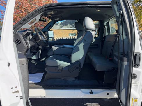 Used 2016 Ford F250 XL w/ Power Equipment Group image 19