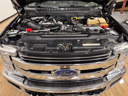 Used 2018 Ford F250 Lariat w/ Lariat Ultimate Package image 11