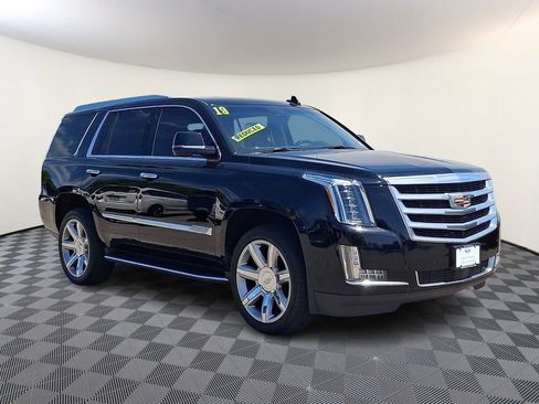 Used 2019 Cadillac Escalade Premium Luxury AWD/4WD image 3