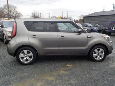 Used 2018 Kia Soul w/ Convenience Package image 6