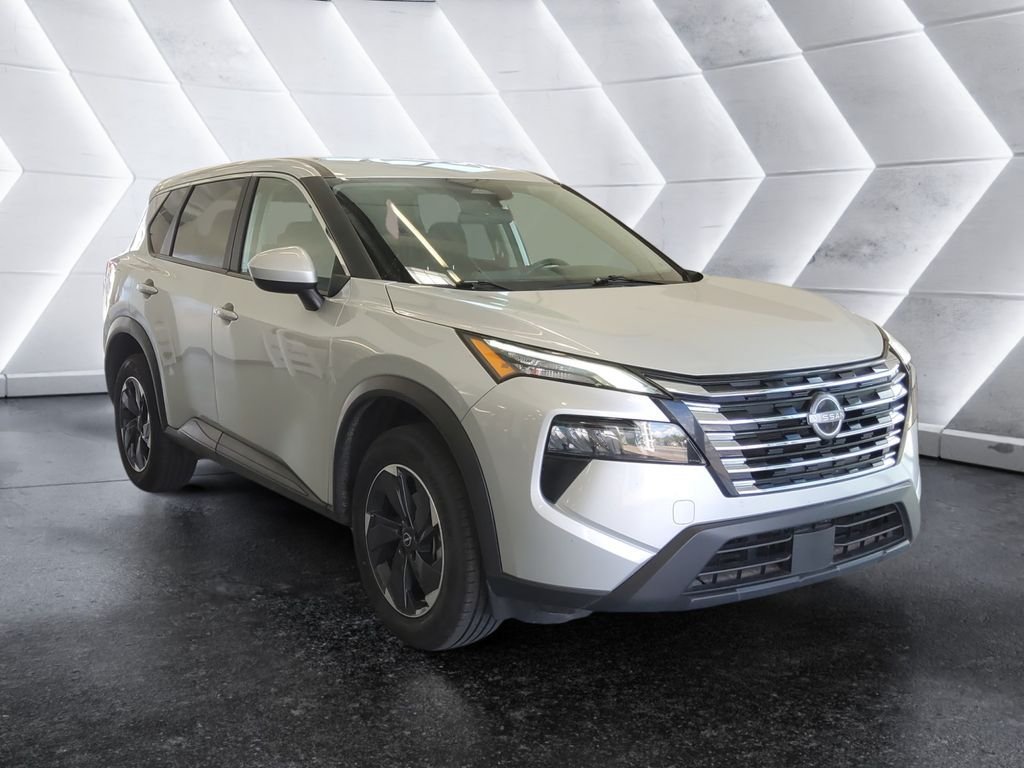 Used 2025 Nissan Rogue SV AWD/4WD image 1