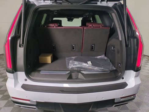 New 2026 Cadillac Escalade Luxury w/ Touring Package image 34