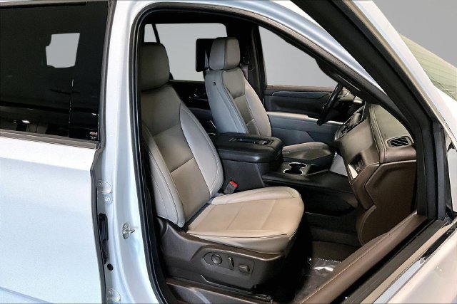 Used 2021 GMC Yukon SLT w/ Rear Media and Nav Package AWD/4WD image 29