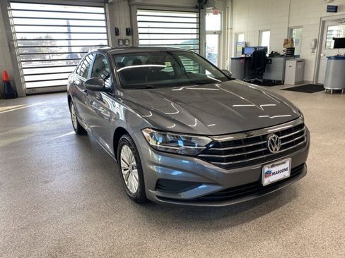 Used 2020 Volkswagen Jetta S image 3