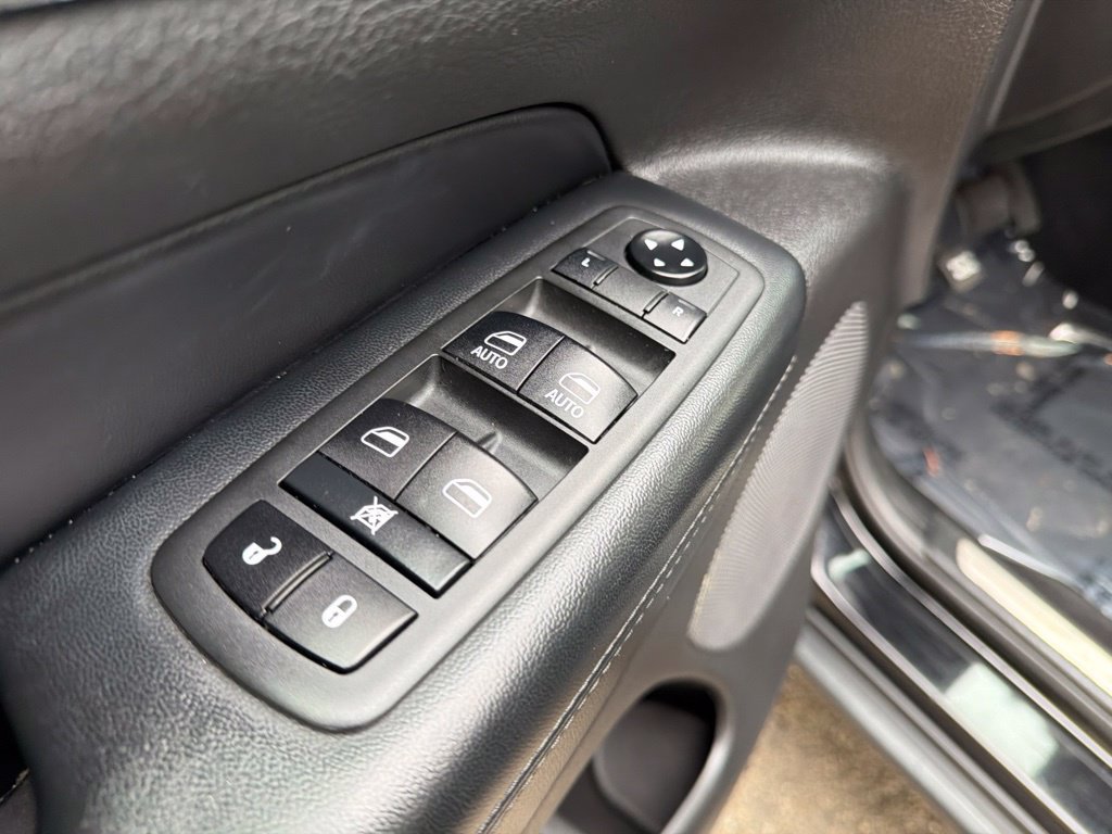 Used 2020 Jeep Grand Cherokee Limited w/ Luxury Group II RWD image 45