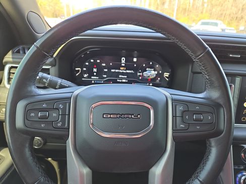 Used 2022 GMC Yukon Denali image 11