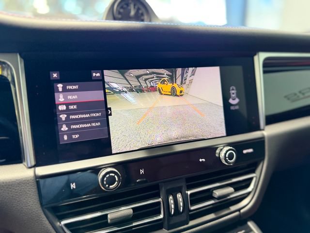 Used 2022 Porsche Macan AWD/4WD image 52