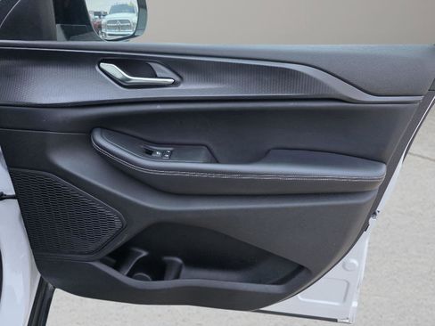 Used 2024 Jeep Grand Cherokee Altitude image 30