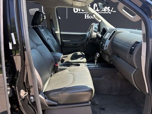 Used 2013 Nissan Xterra PRO-4X w/ Pro-4x Leather Pkg AWD/4WD image 15