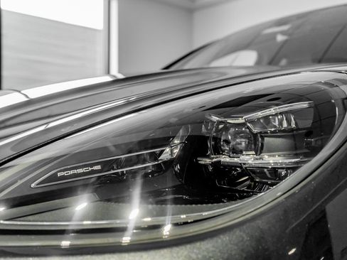 Certified 2026 Porsche Macan AWD/4WD image 31