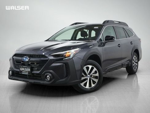 Used 2025 Subaru Outback Premium AWD/4WD image 1