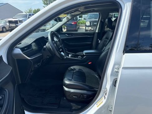 Used 2021 Jeep Grand Cherokee L Limited w/ Luxury Tech Group II AWD/4WD image 9